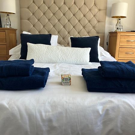 Our Beautifully Renovated Home Τσίτσεστερ Εξωτερικό φωτογραφία