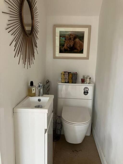 Our Beautifully Renovated Home Τσίτσεστερ Εξωτερικό φωτογραφία