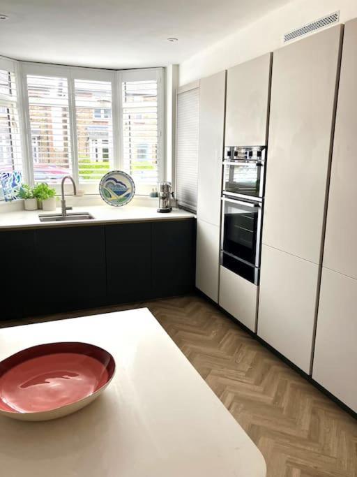 Our Beautifully Renovated Home Τσίτσεστερ Εξωτερικό φωτογραφία