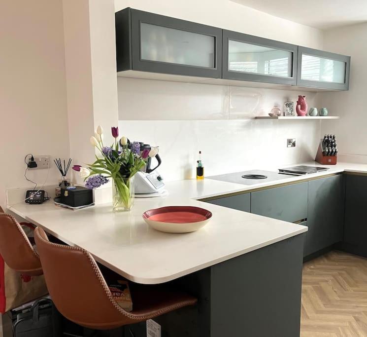Our Beautifully Renovated Home Τσίτσεστερ Εξωτερικό φωτογραφία