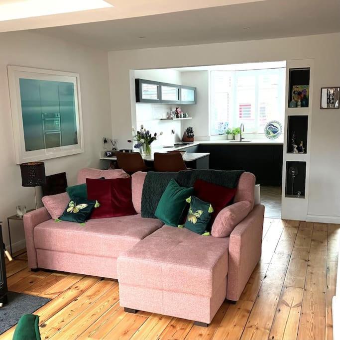 Our Beautifully Renovated Home Τσίτσεστερ Εξωτερικό φωτογραφία