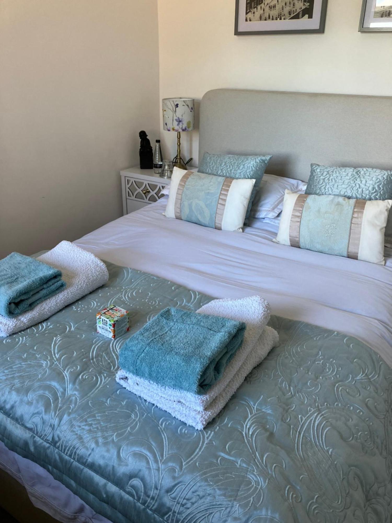 Our Beautifully Renovated Home Τσίτσεστερ Εξωτερικό φωτογραφία